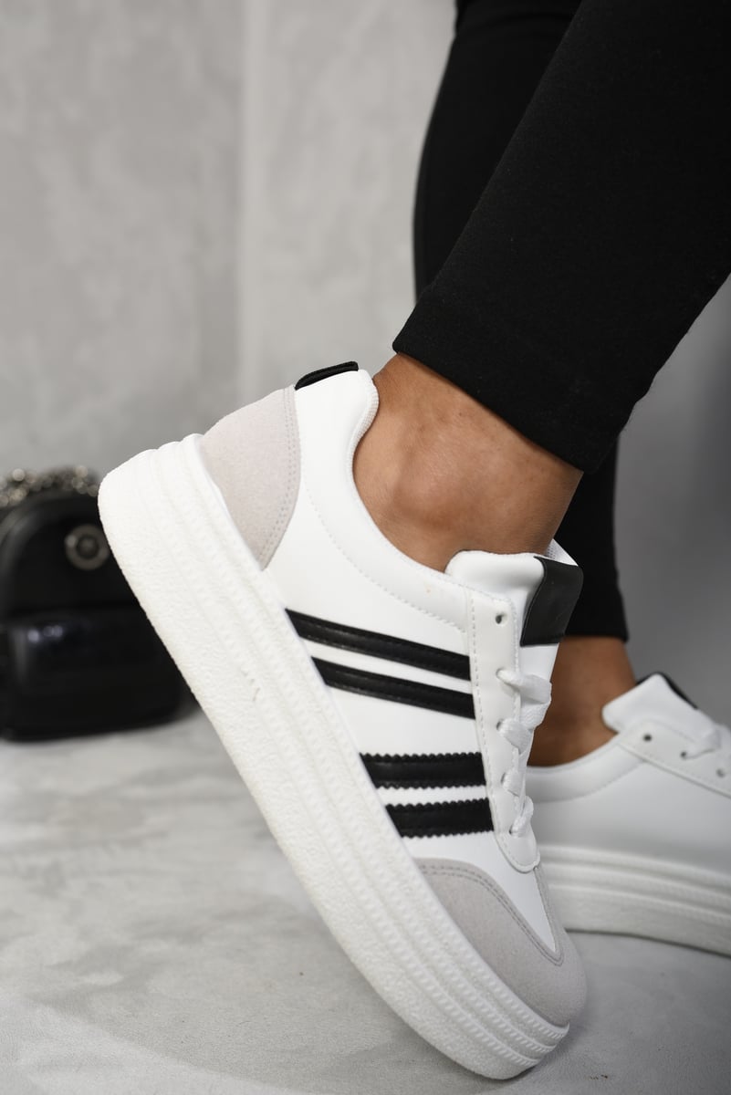 (F) Striped Lace Up Trainers