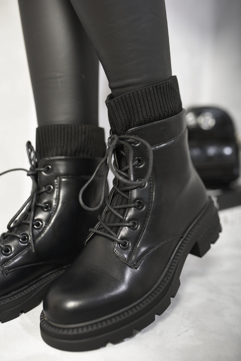(F) Platform Lace Up Ankle Boots