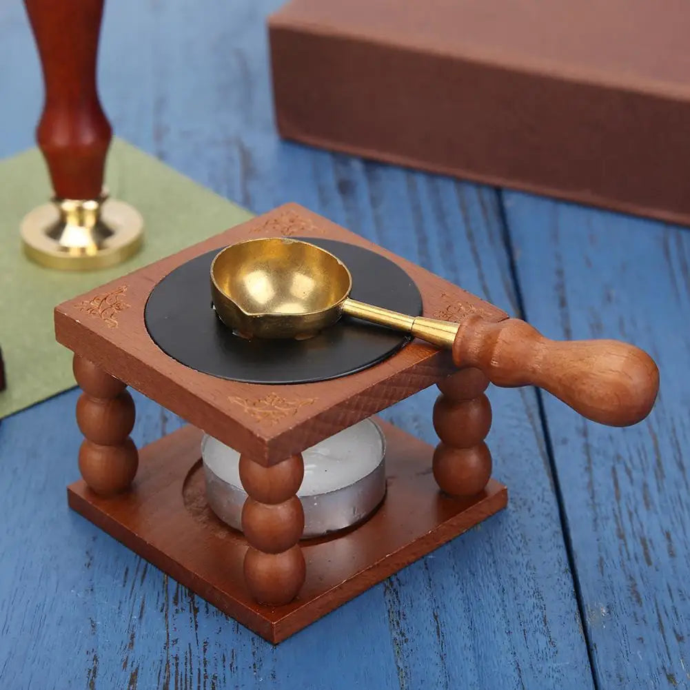 Elegant Brass Sealing Wax Spoon for Easy Melting & Burning - Retro Design