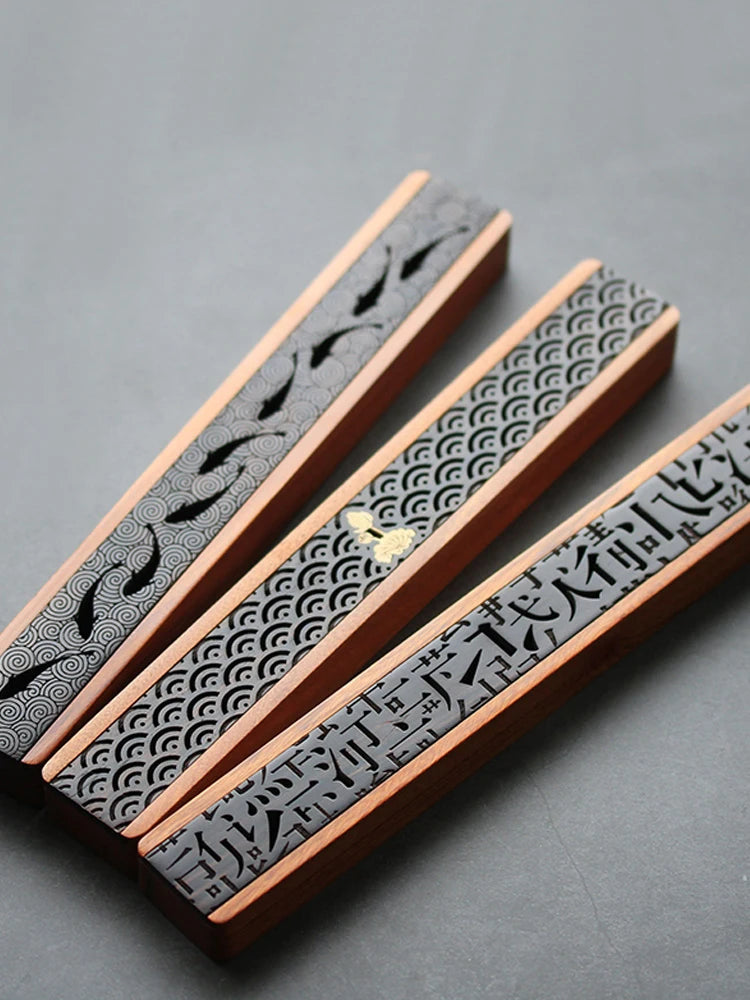 Antique Wooden Incense Box - Portable Design for Aromatic Relaxation