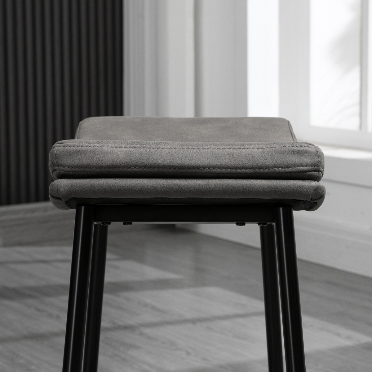 HOMCOM Breakfast Bar Stools Set of 2 Upholstered Barstools w/ Curved Seat Grey