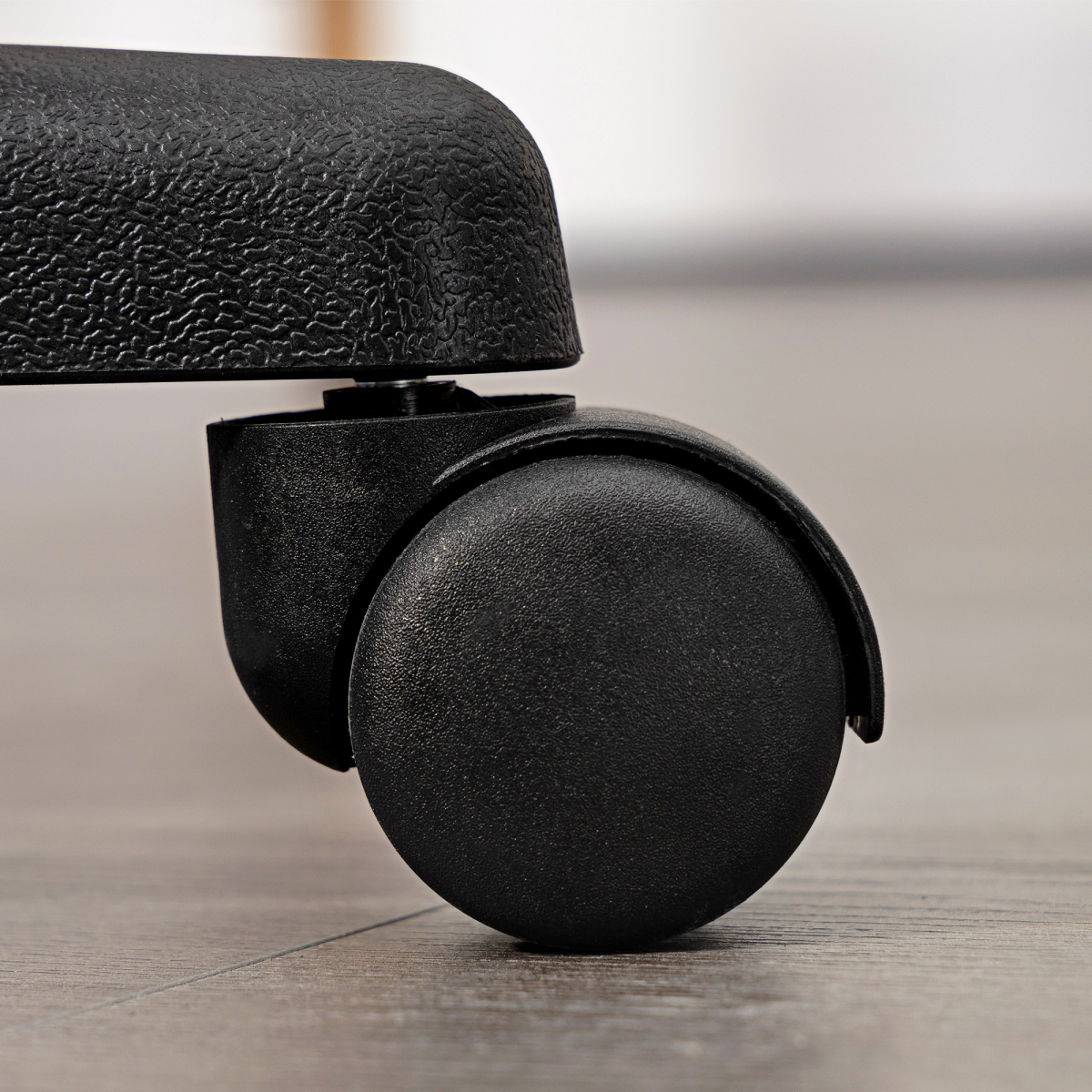 HOMCOM Adjustable Swivel Salon Chair Padded Seat Back 5 Wheels Brown
