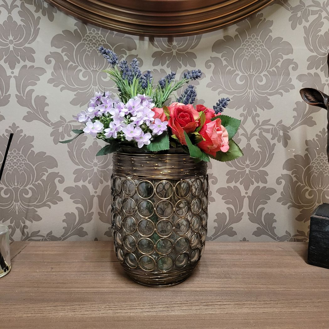 9" GLASS CANDLE HOLDER IN METAL FRAME
