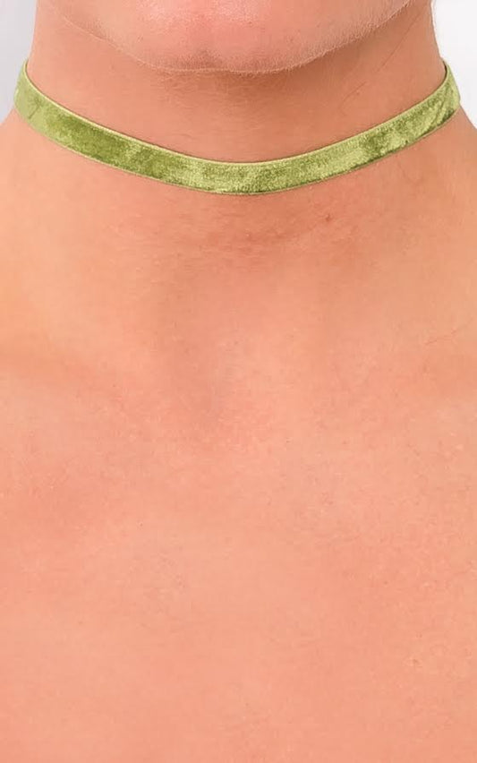 (F) Suede Choker