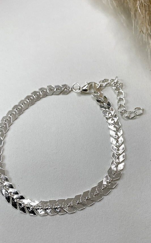 (F) Chevron Anklet