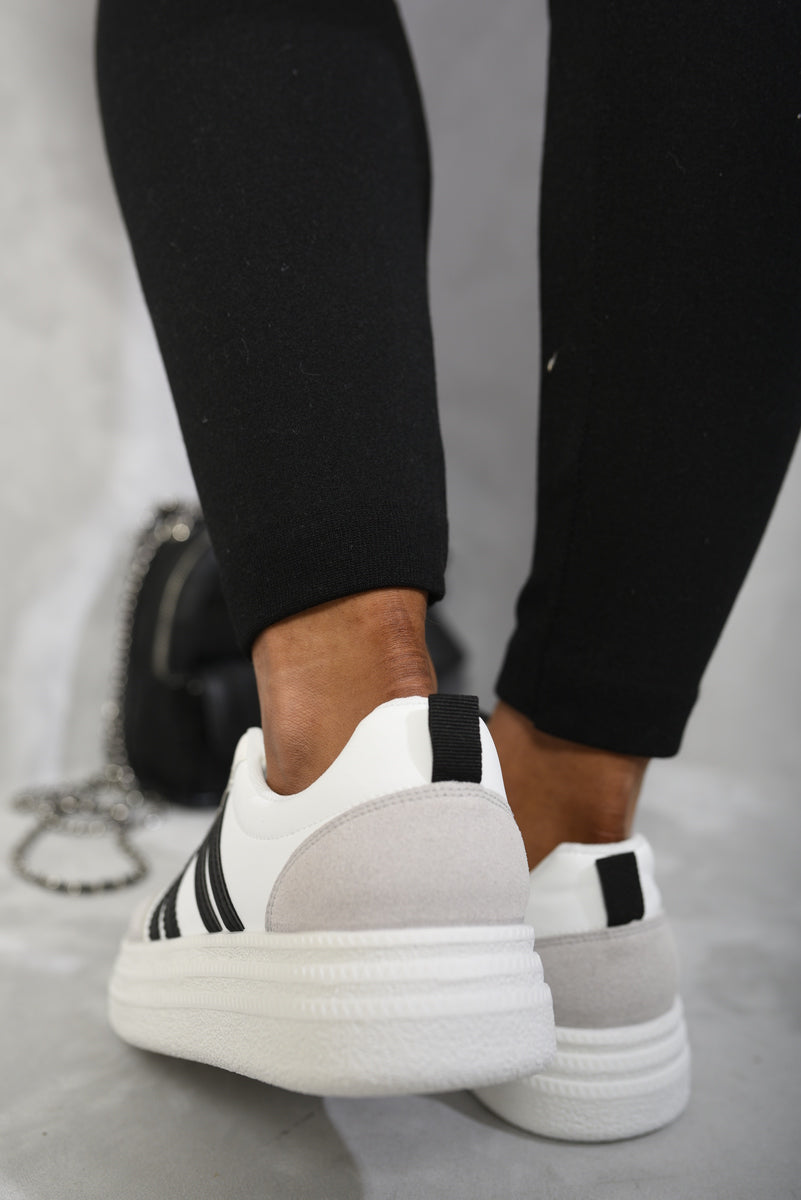 (F) Striped Lace Up Trainers