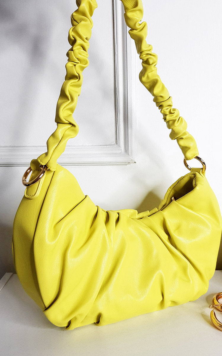 (F) Shoulder Bag with Chain Detail