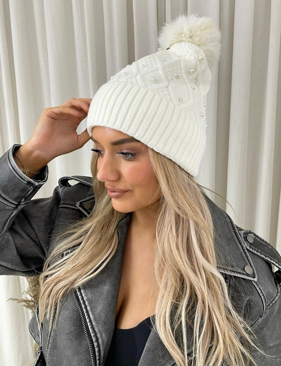 (F) Pom Pom Knitted Winter Hat With Pearl Decor