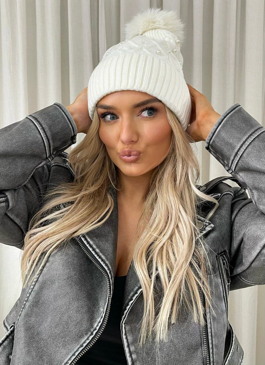 (F) Pom Pom Knitted Winter Hat With Pearl Decor
