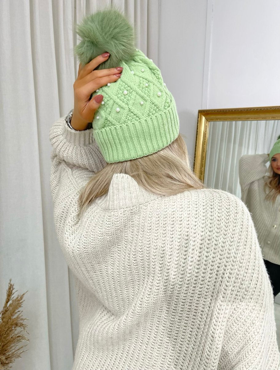 (F) Pom Pom Knitted Winter Hat With Pearl Decor