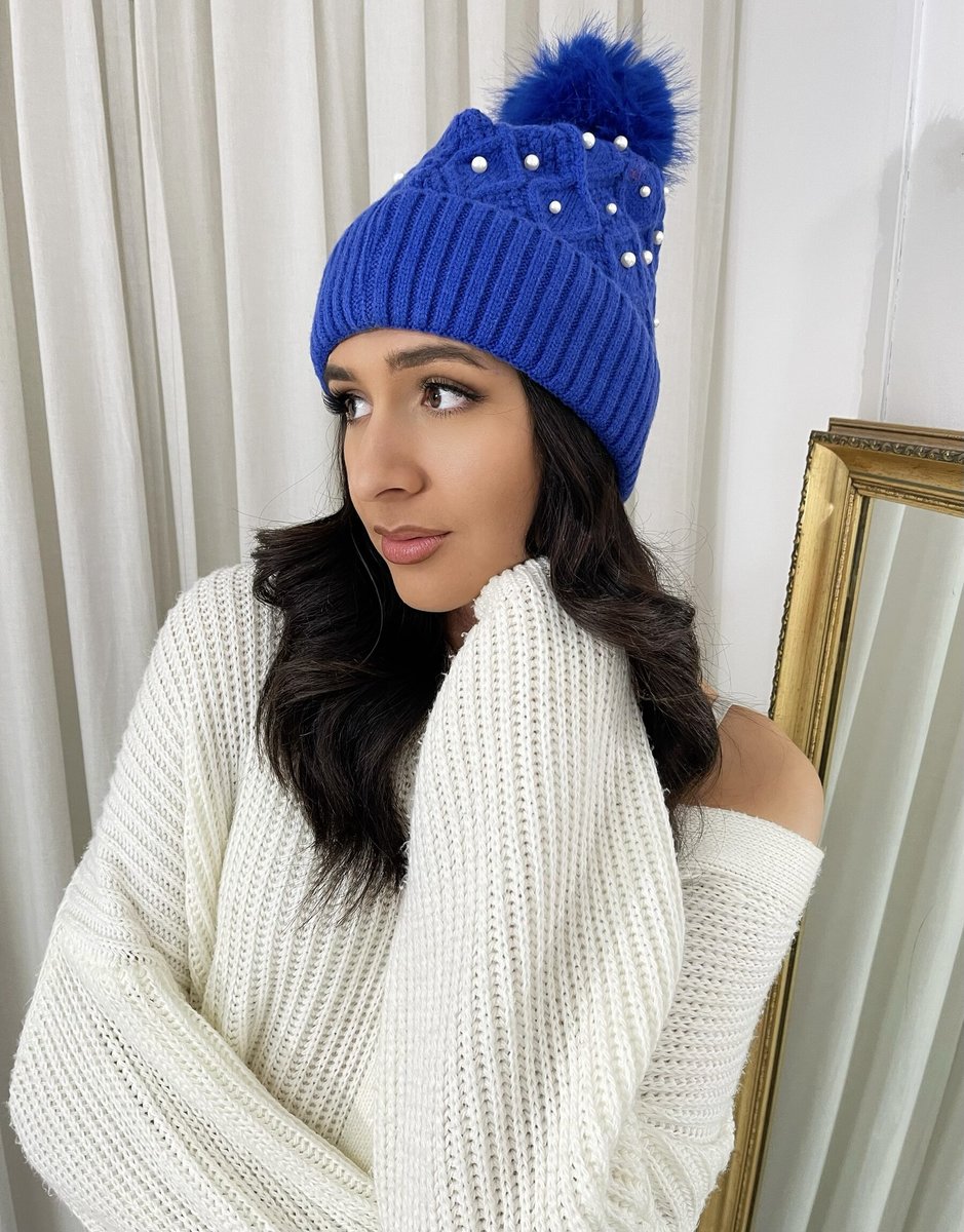 (F) Pom Pom Knitted Winter Hat With Pearl Decor