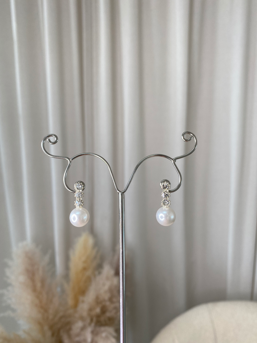 (F) Diamanté Pearl Earrings