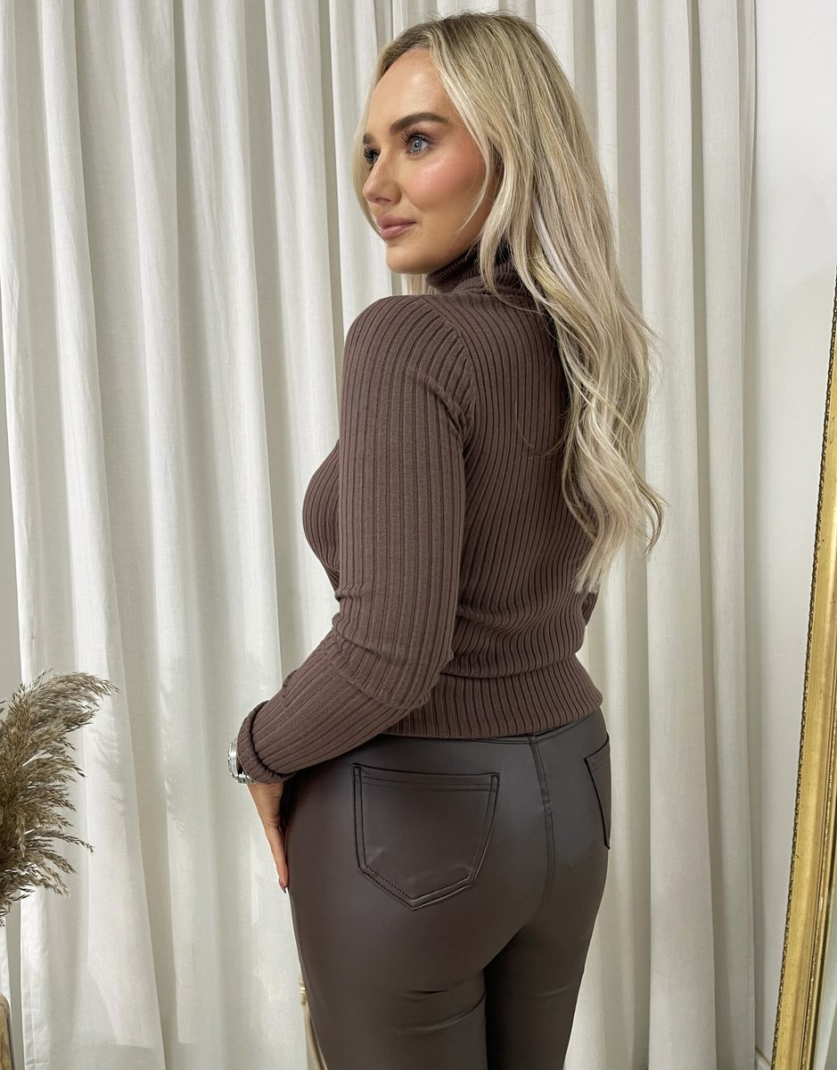 (F) Fitted Long Sleeve Fluffy Knitted Top