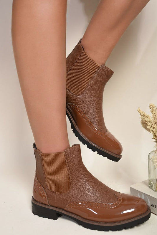 (F) Faux Leather Brogue Chelsea Boots