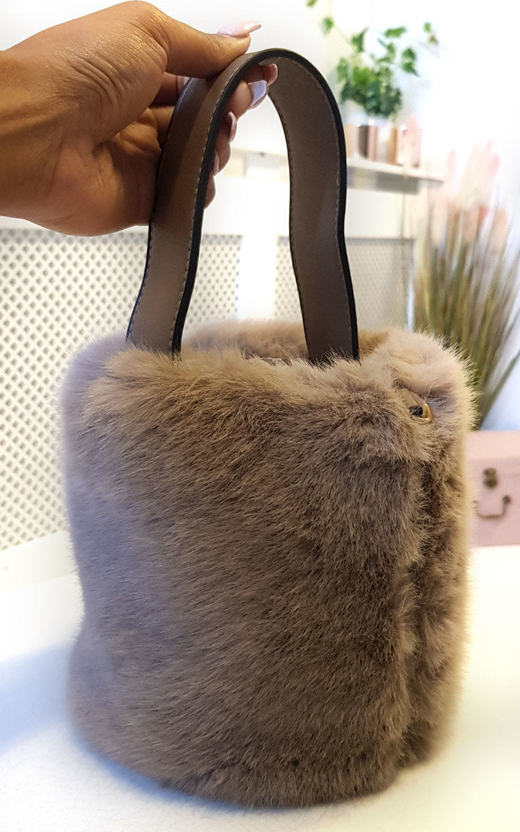 (F) Fluffy Pouch Bag
