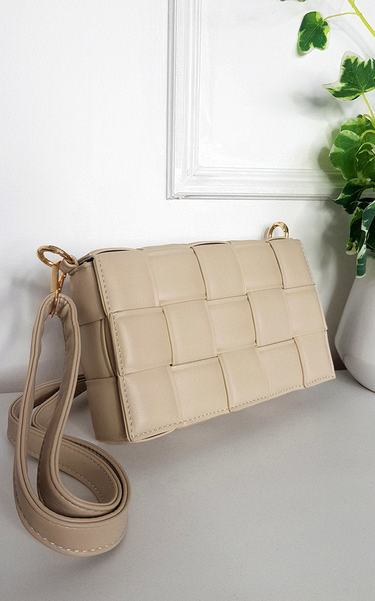 (F) Padded Shoulder Bag with Chain Detail