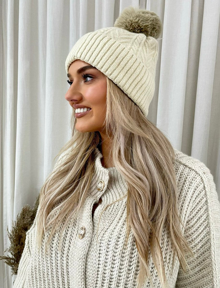 (F) Chunky Knit Fur Pom Beanie Hat